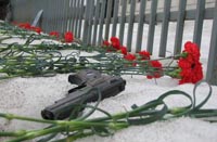 Акция памяти Милошевича. Возложение цветов к посольству Югославии