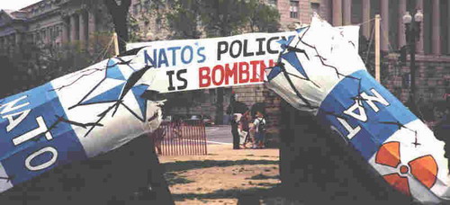 Мир против бомбардировок Югославии