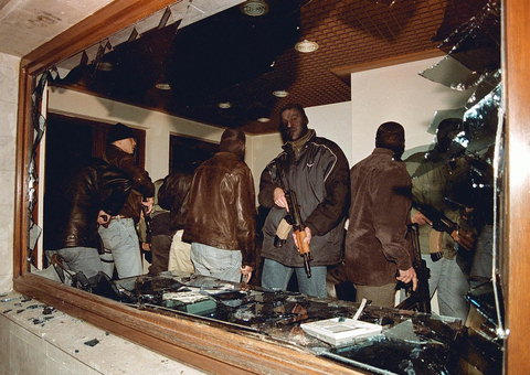 Штурм резиденции С.Милошевича, ночь с 31 марта на 1 апреля 2001 г. 